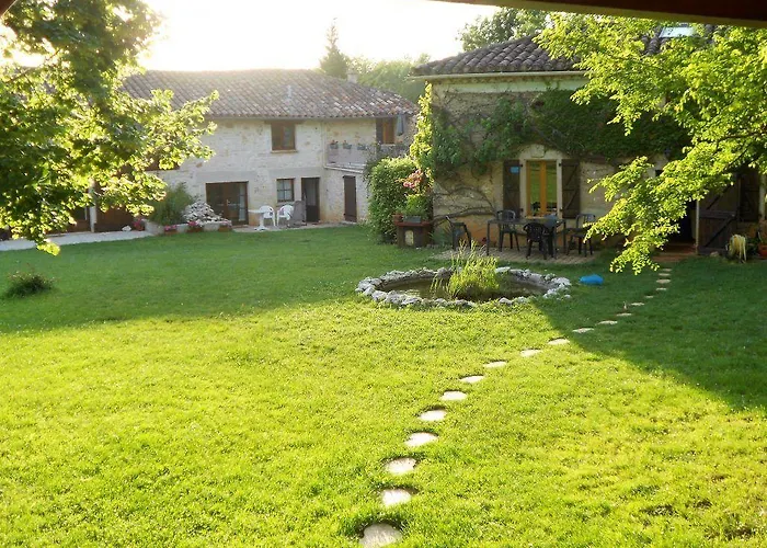 Hotel La Roane Yoga & Creativity Center *